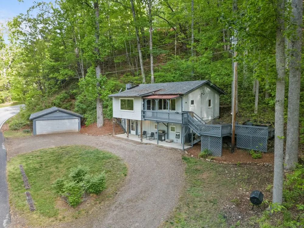 W Old Murphy Rd Franklin, NC 28734
