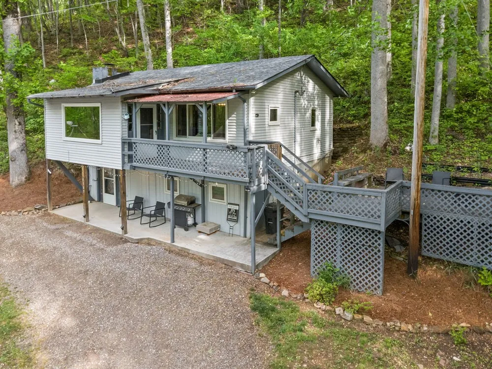 W Old Murphy Rd Franklin, NC 28734