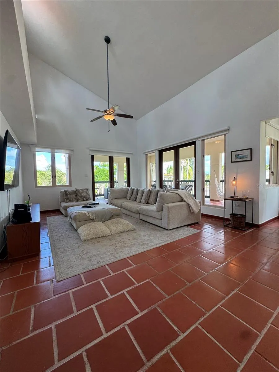 86 LAKESIDE VILLAS #F2 Vega Alta, PR 00692
