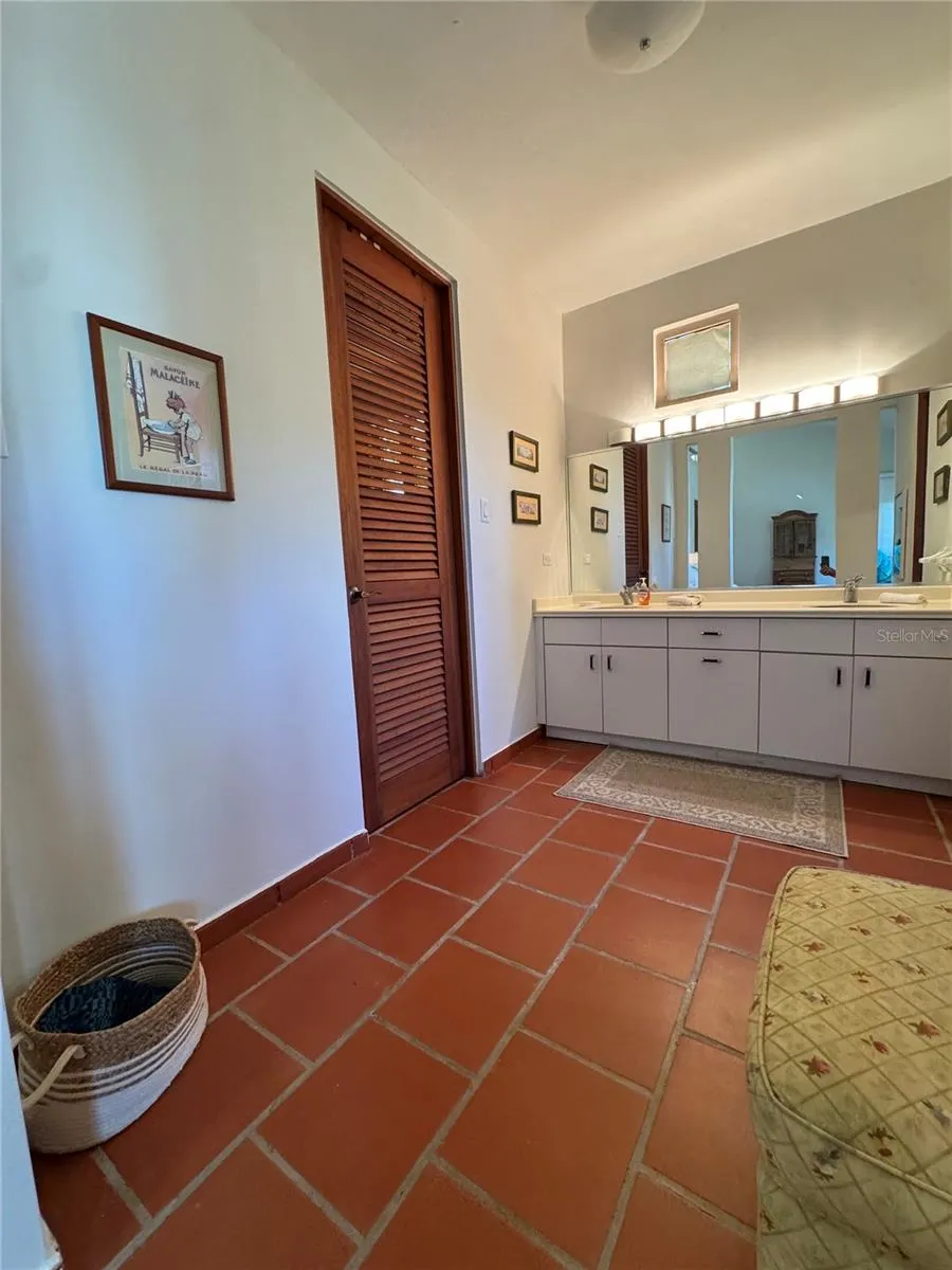 86 LAKESIDE VILLAS #F2 Vega Alta, PR 00692