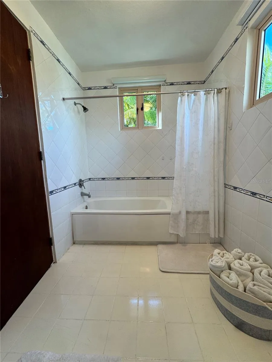 86 LAKESIDE VILLAS #F2 Vega Alta, PR 00692