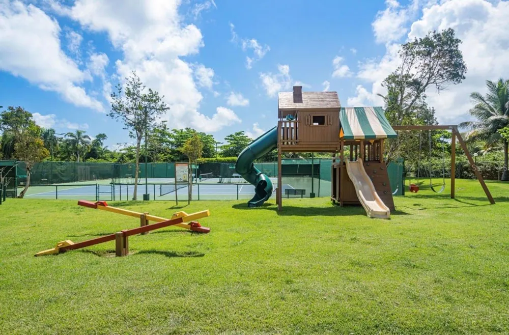 86 LAKESIDE VILLAS #F2 Vega Alta, PR 00692