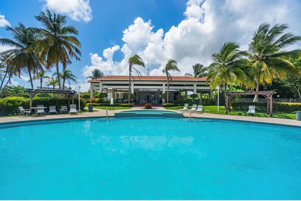 86 LAKESIDE VILLAS #F2 Vega Alta, PR 00692