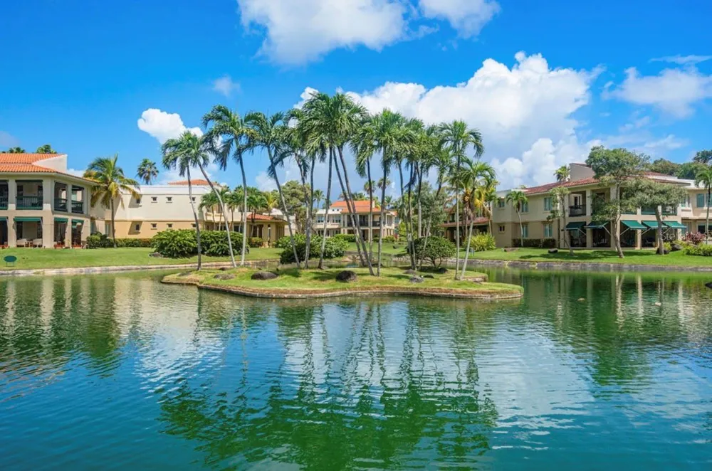 86 LAKESIDE VILLAS #F2 Vega Alta, PR 00692