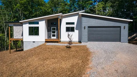 215 Brookhaven Dr.