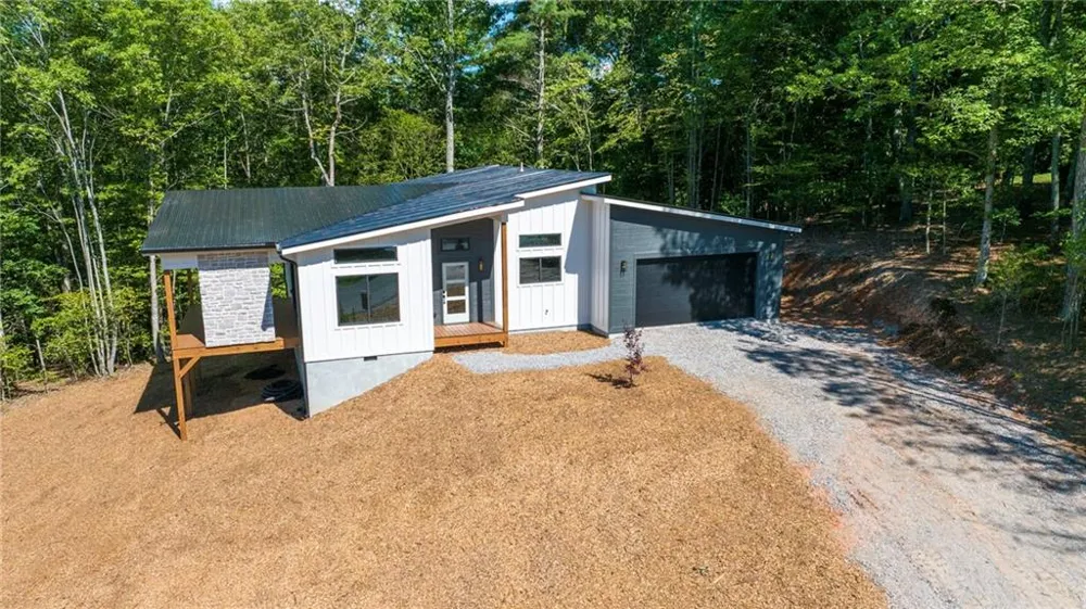 215 Brookhaven Dr. Blairsville, GA 30512