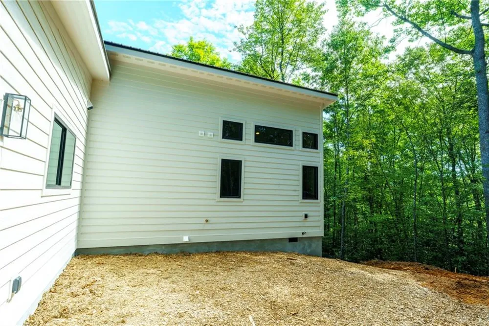 215 Brookhaven Dr. Blairsville, GA 30512