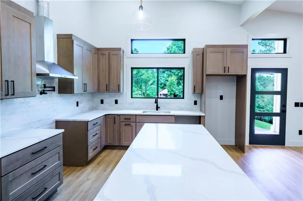 215 Brookhaven Dr. Blairsville, GA 30512