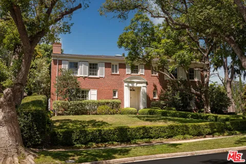 801 Devon Avenue