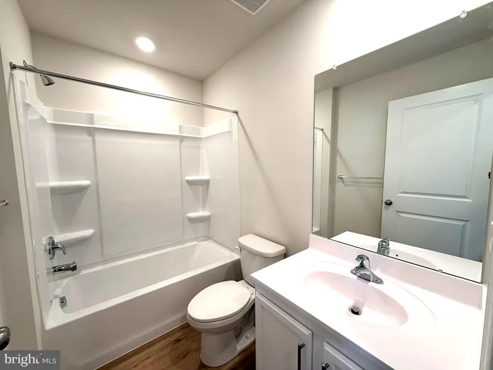 144 GARY WAY Sicklerville, NJ 08081