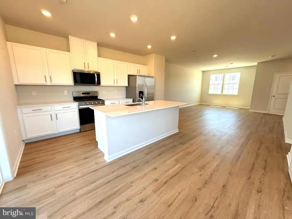 144 GARY WAY Sicklerville, NJ 08081