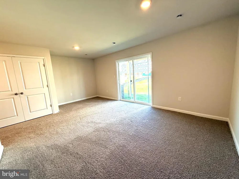 144 GARY WAY Sicklerville, NJ 08081