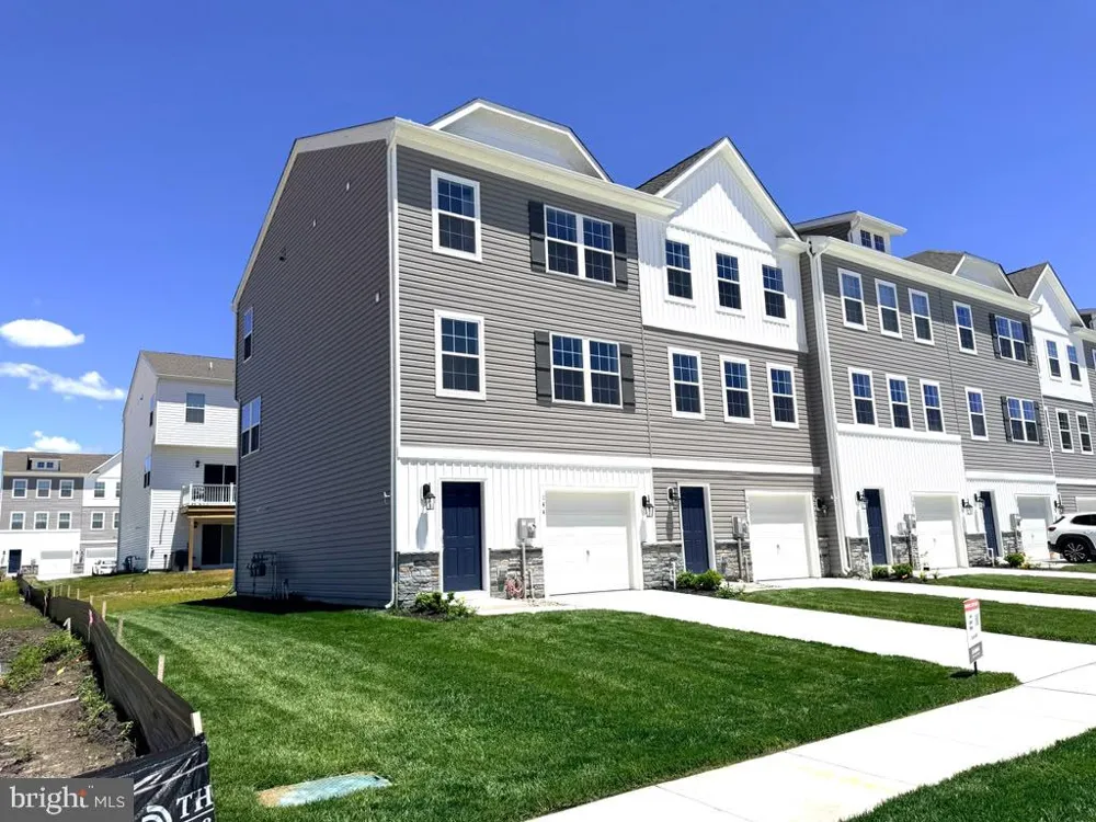 144 GARY WAY Sicklerville, NJ 08081