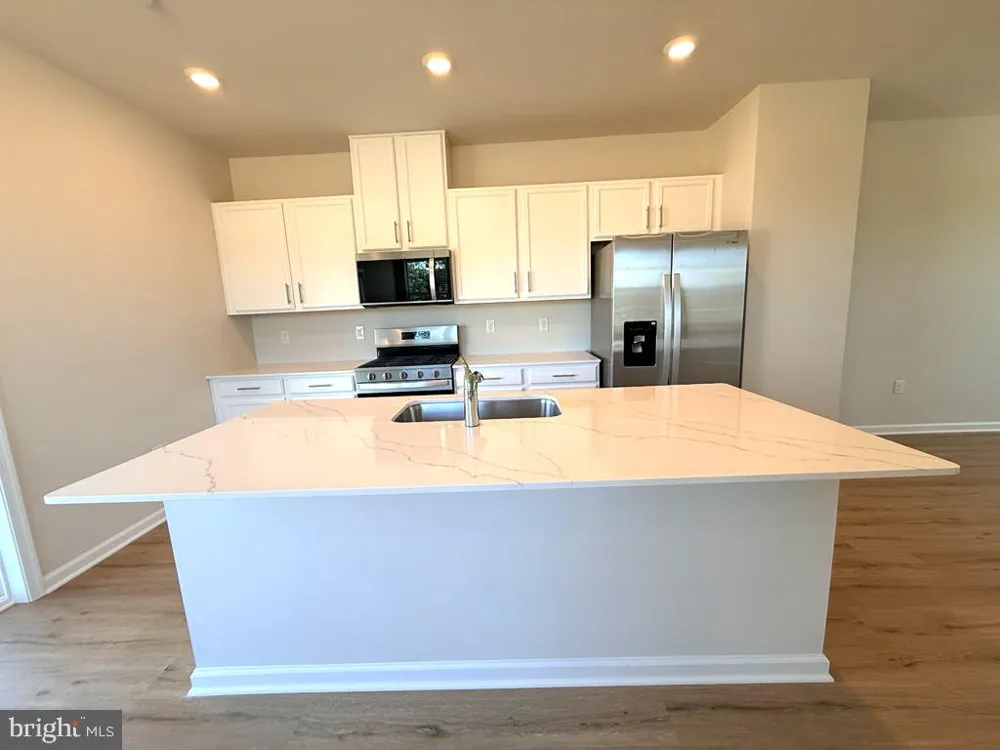 144 GARY WAY Sicklerville, NJ 08081