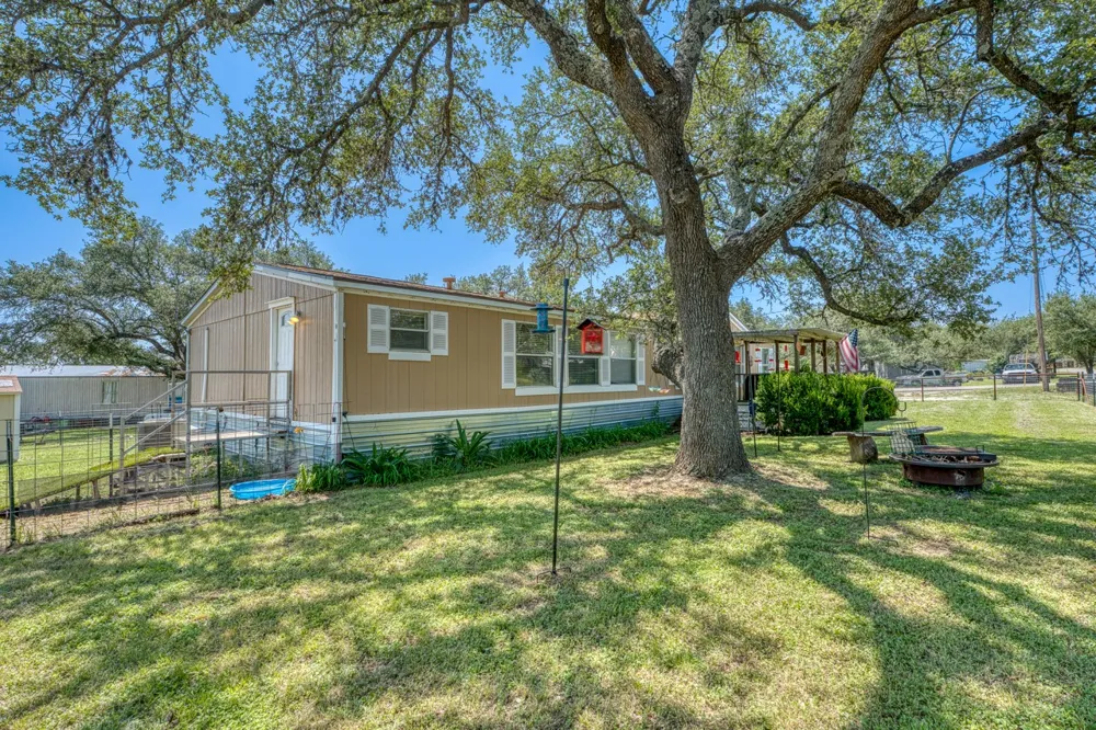 122 Heritage Drive Johnson City, TX 78636