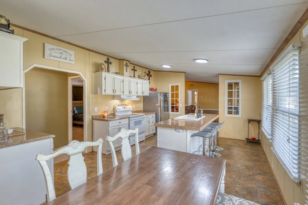 122 Heritage Drive Johnson City, TX 78636