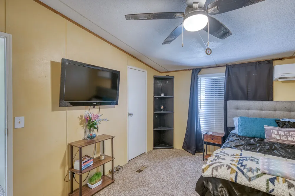 122 Heritage Drive Johnson City, TX 78636