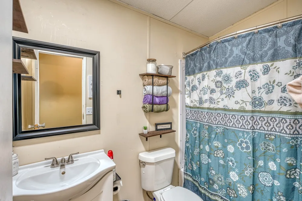122 Heritage Drive Johnson City, TX 78636