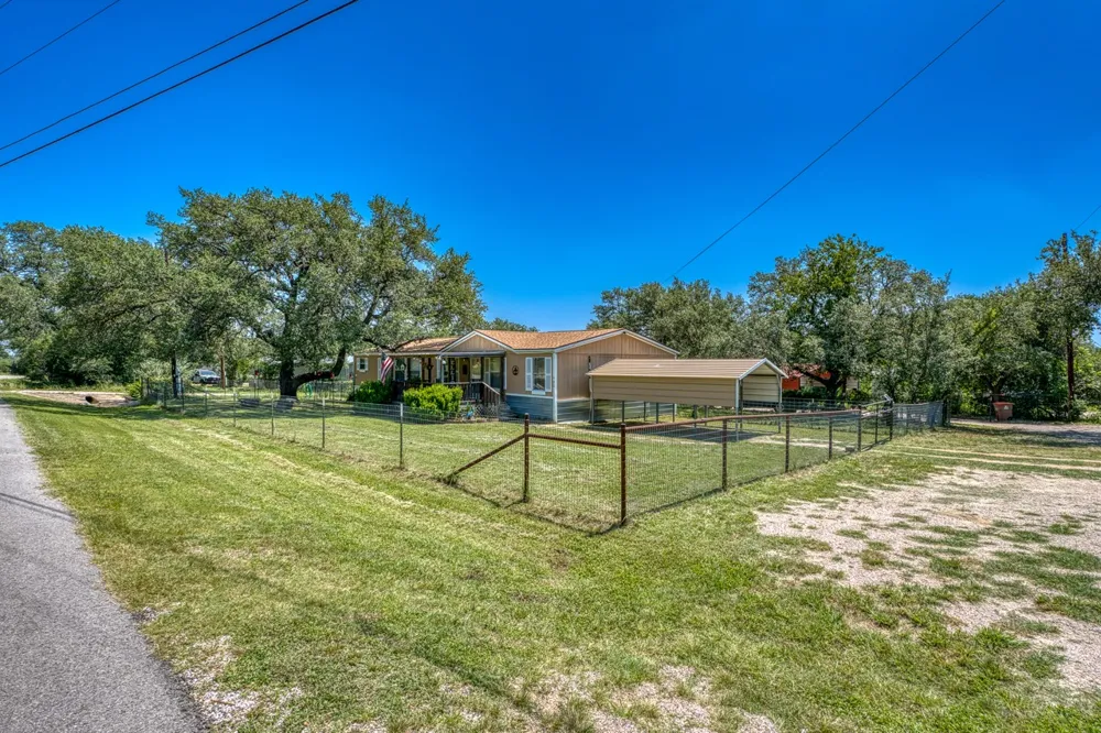 122 Heritage Drive Johnson City, TX 78636