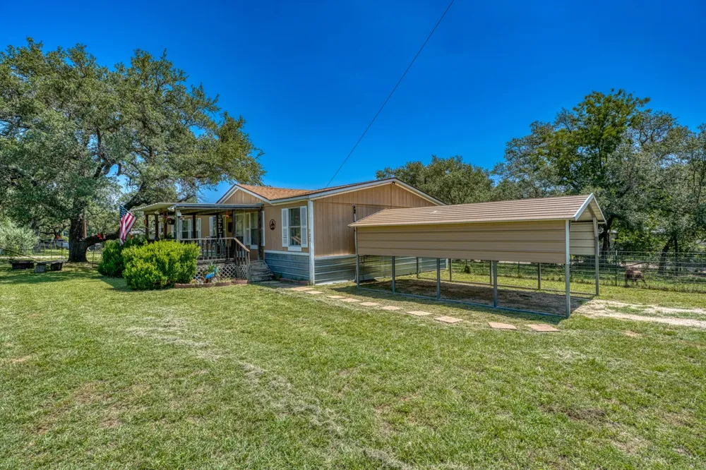 122 Heritage Drive Johnson City, TX 78636