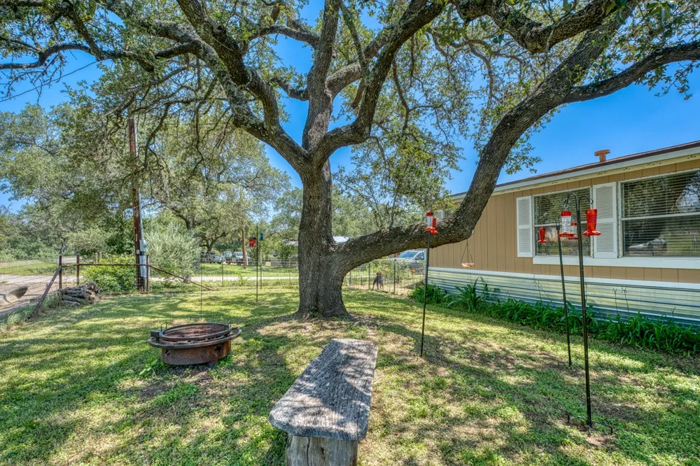 122 Heritage Drive Johnson City, TX 78636