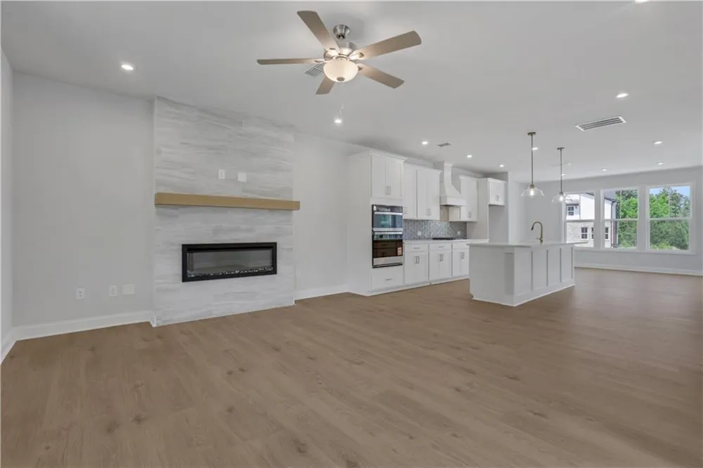 386 Sunset Hollow Street Sugar Hill, GA 30518