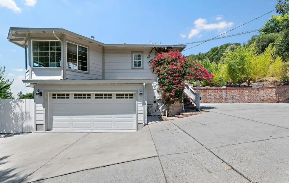16057 Shannon Road Los Gatos, CA 95032