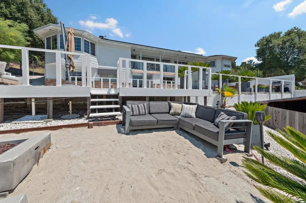 16057 Shannon Road Los Gatos, CA 95032