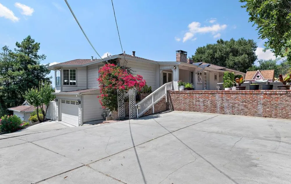 16057 Shannon Road Los Gatos, CA 95032