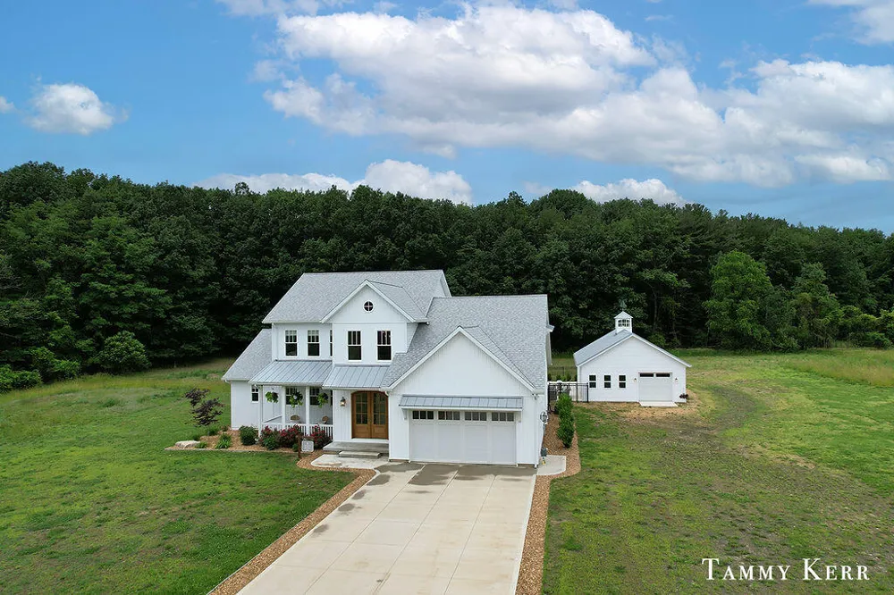 7067 118th Avenue Fennville, MI 49408