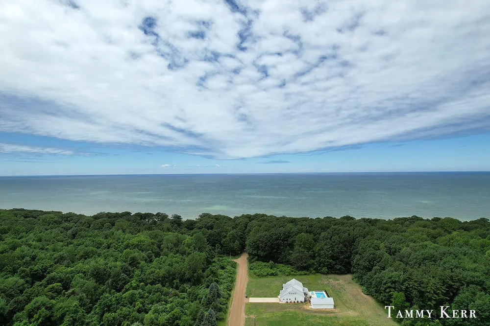 7067 118th Avenue Fennville, MI 49408