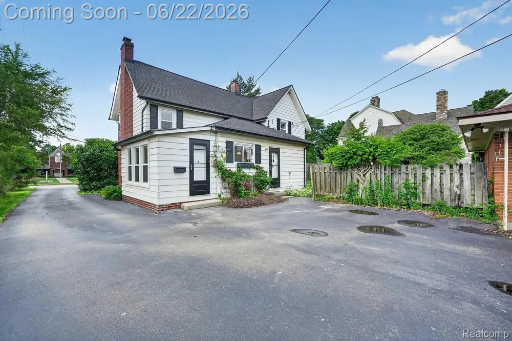 23 W Burdick Street #A 1 Oxford Village, MI 48371