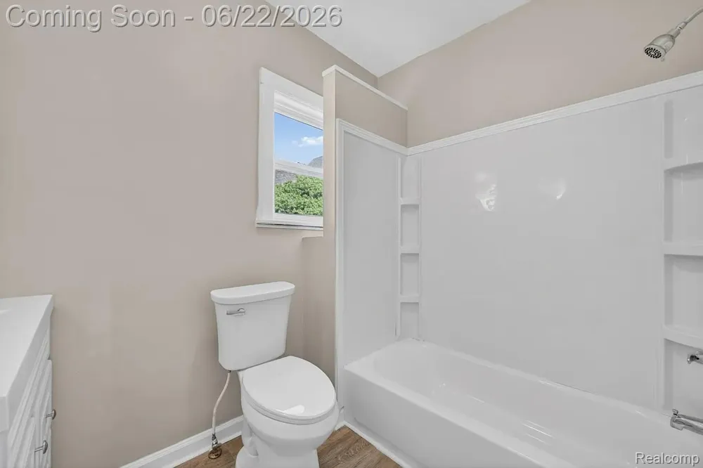 23 W Burdick Street #A 1 Oxford Village, MI 48371