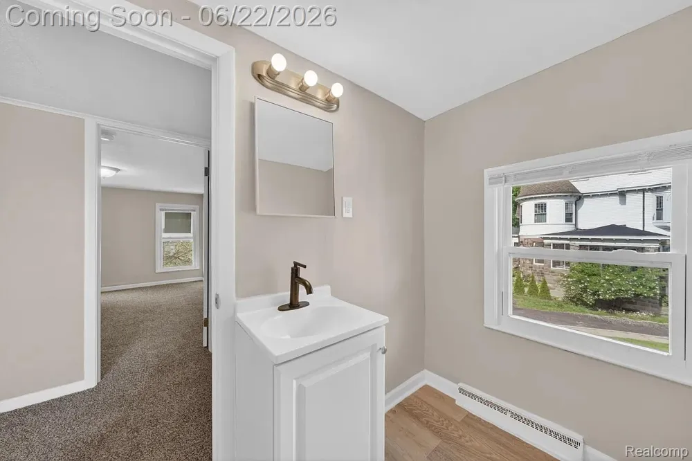 23 W Burdick Street #A 1 Oxford Village, MI 48371