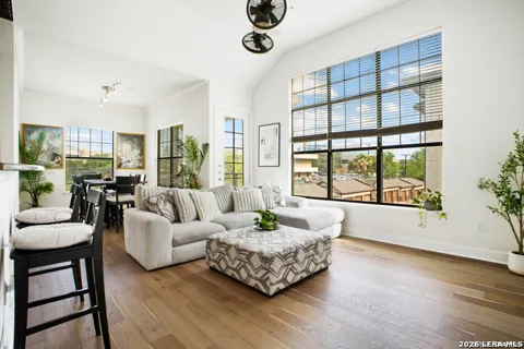 7342 Oak Manor Unit 1302