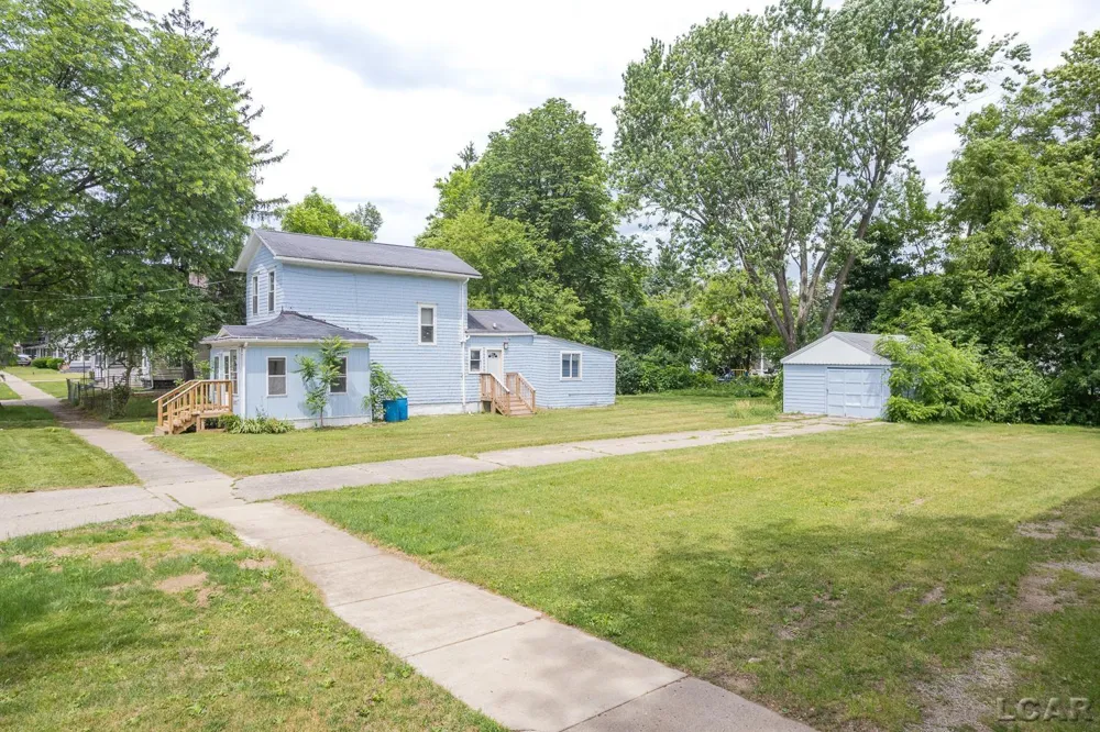138 E Robinson Street Jackson City, MI 49203