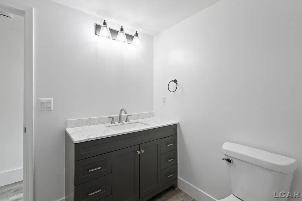 138 E Robinson Street Jackson City, MI 49203