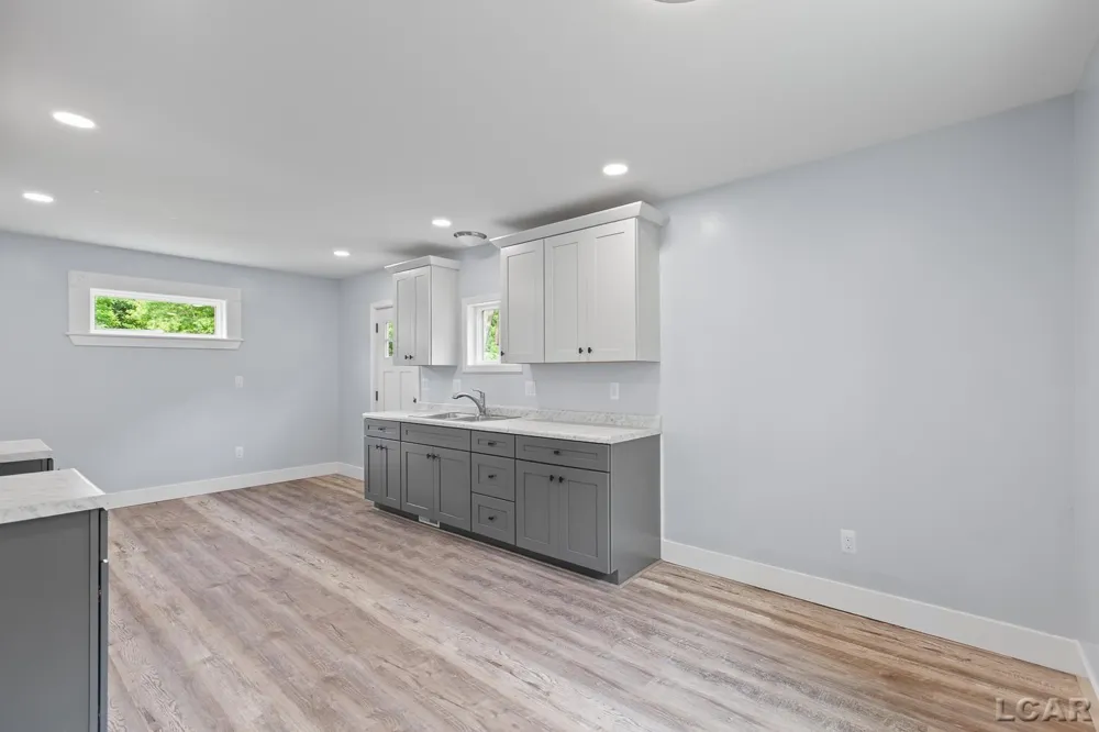 138 E Robinson Street Jackson City, MI 49203