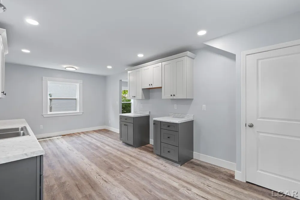 138 E Robinson Street Jackson City, MI 49203