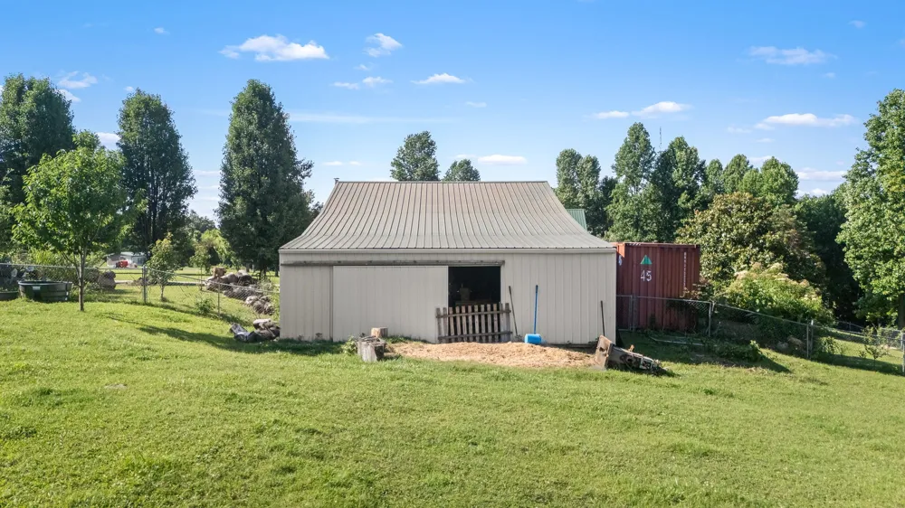 1621 Shelbyville Hwy Petersburg, TN 37144