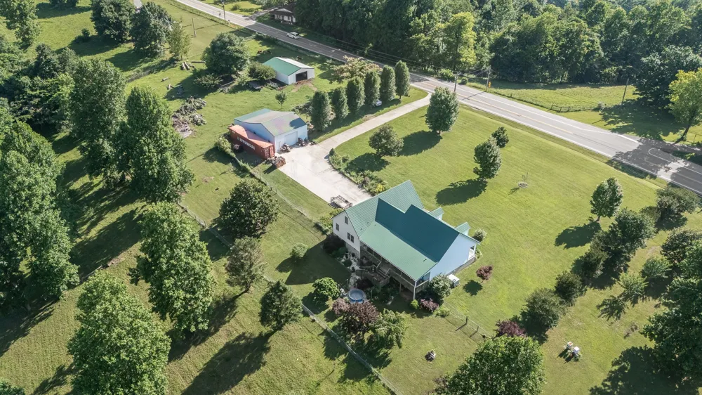 1621 Shelbyville Hwy Petersburg, TN 37144