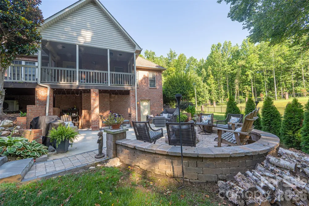 2041 Fairways Drive Cherryville, NC 28021