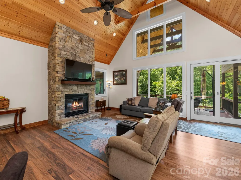 40 Shining Rock Drive Canton, NC 28716