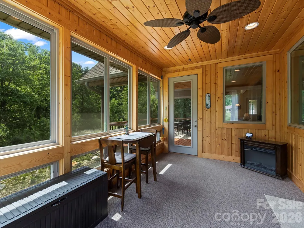 40 Shining Rock Drive Canton, NC 28716
