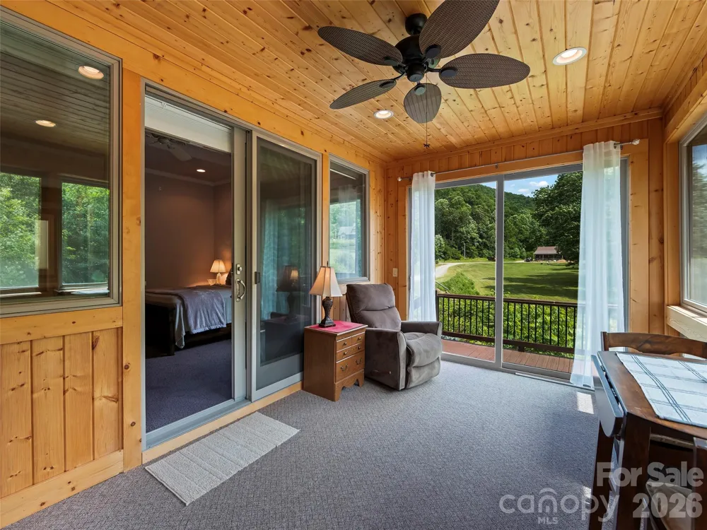 40 Shining Rock Drive Canton, NC 28716