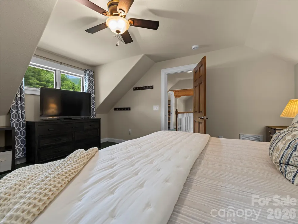 40 Shining Rock Drive Canton, NC 28716