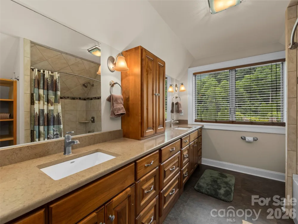 40 Shining Rock Drive Canton, NC 28716