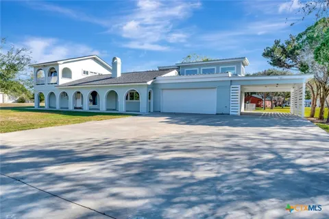 445 Lakeshore Drive