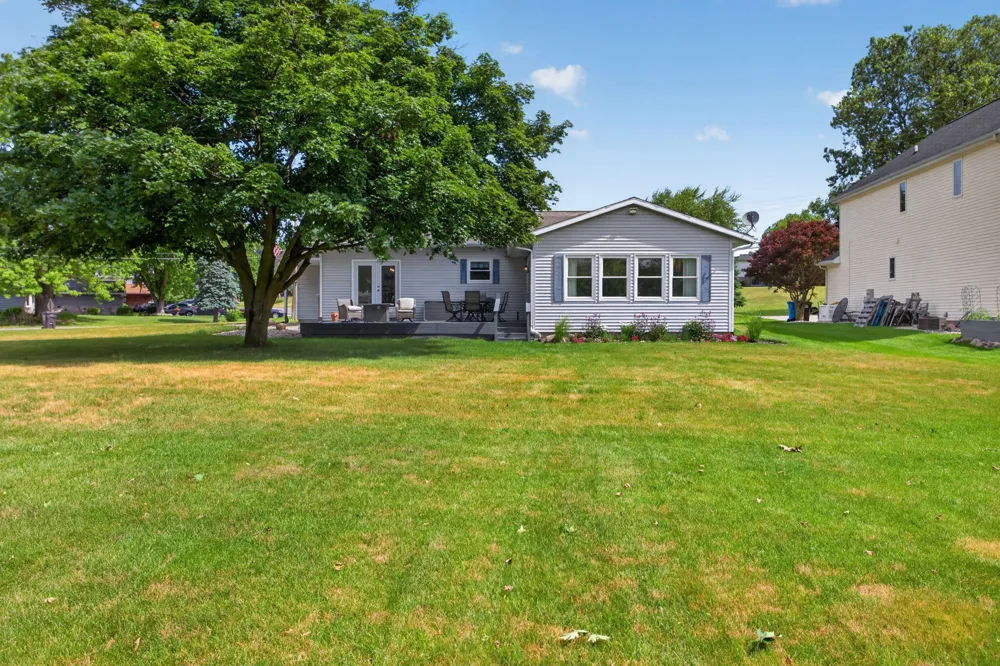 103 Paula Drive Brooklyn, MI 49230