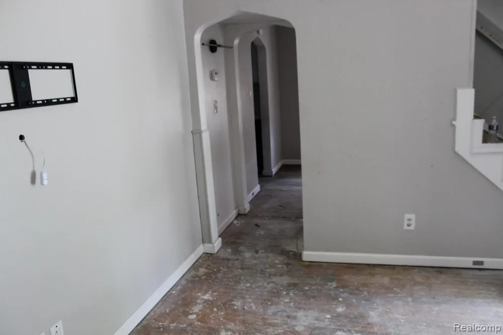 25974 Powers Avenue Dearborn Heights City, MI 48125